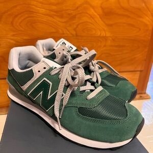 New Balance 574 Green NWT